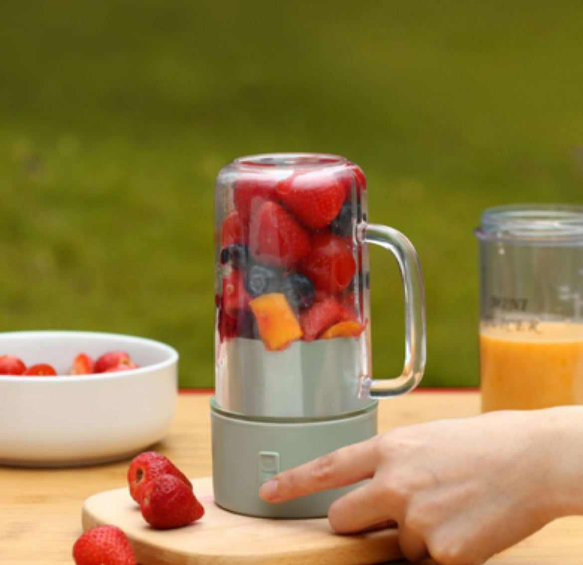 Mini Portable Rechargeable Juicer Blender For Juices And Smoothies